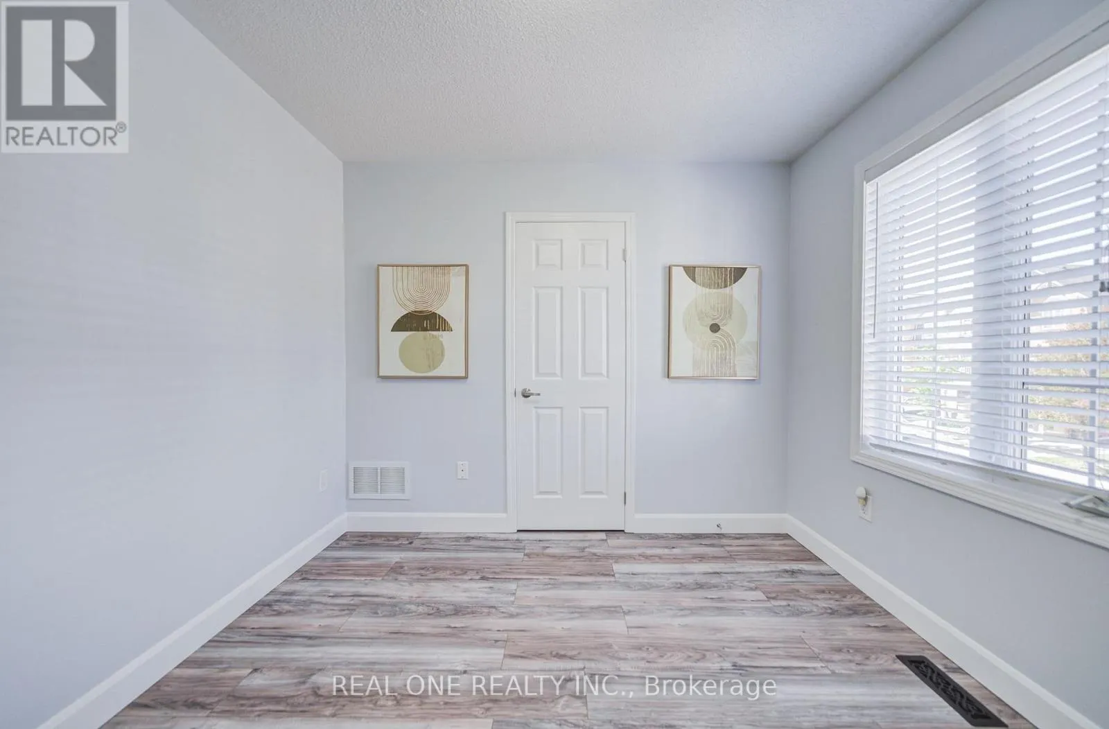266 WOODLEY CRESCENT
