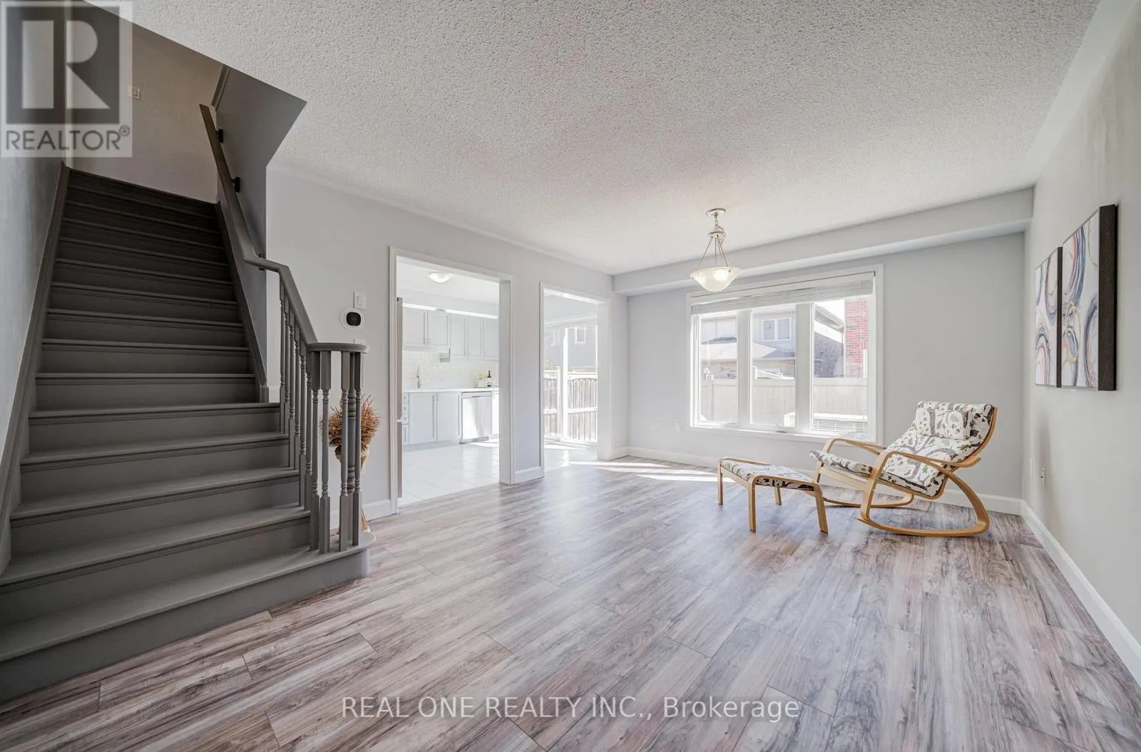 266 WOODLEY CRESCENT