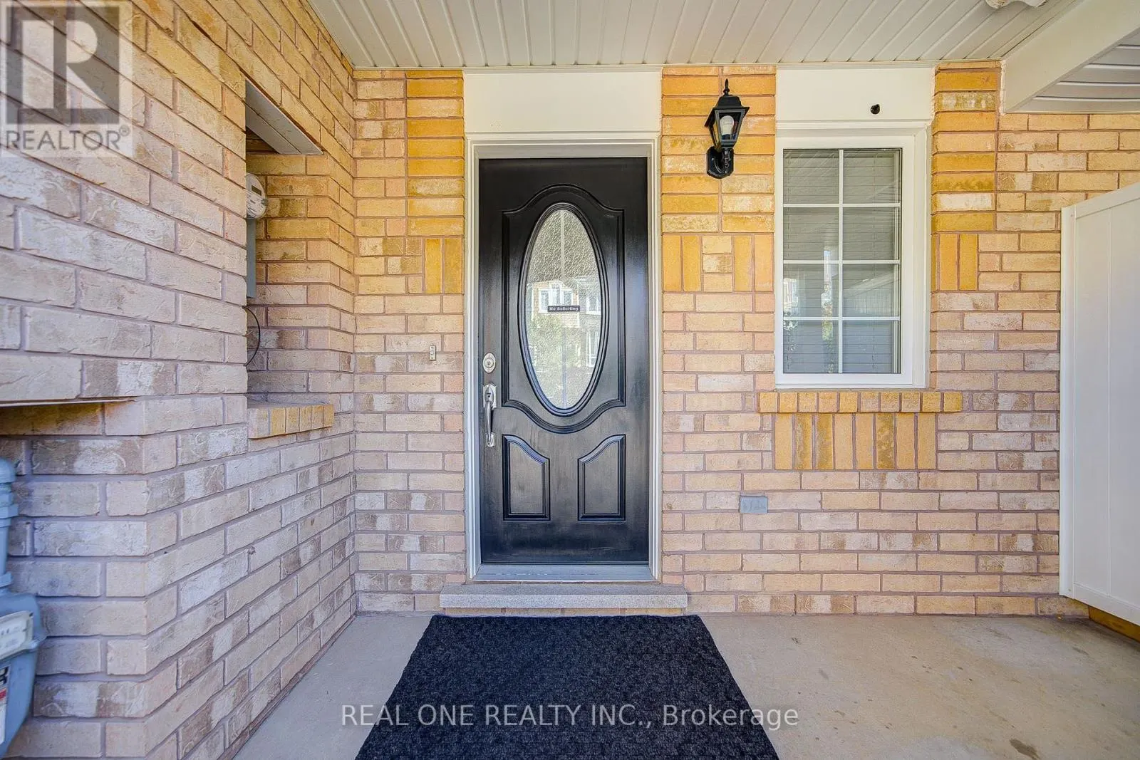 266 WOODLEY CRESCENT