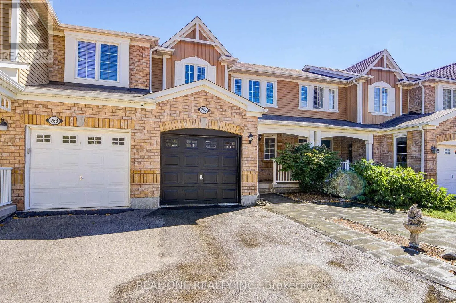 266 WOODLEY CRESCENT