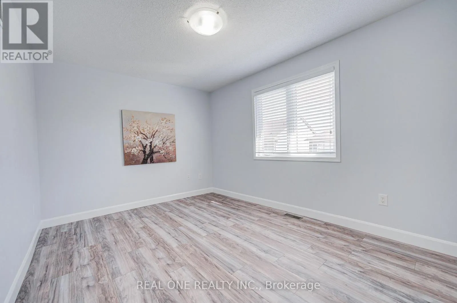 266 WOODLEY CRESCENT