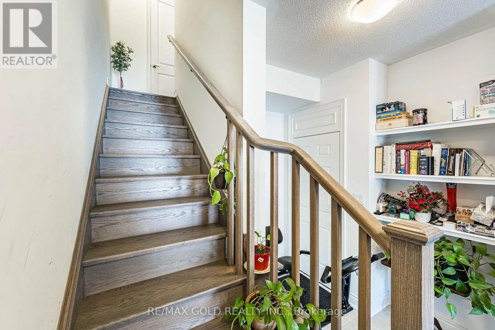 13 KEPPEL CIRCLE