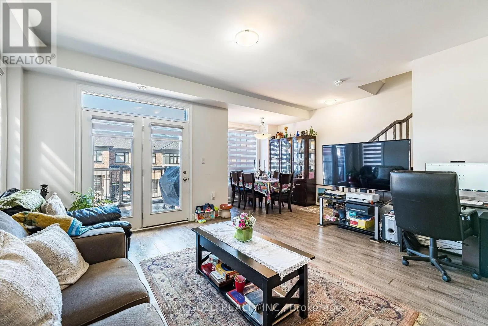 13 KEPPEL CIRCLE