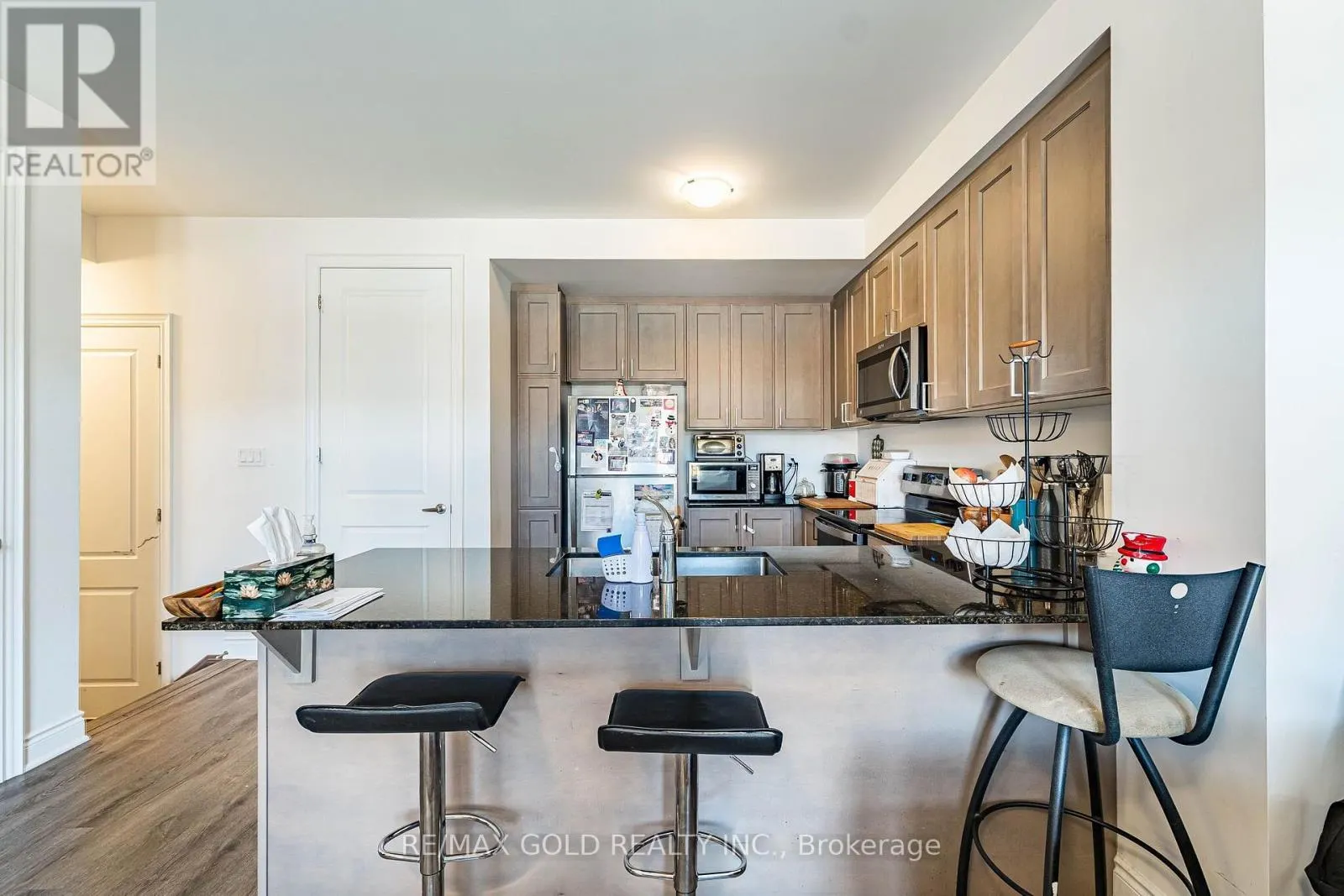 13 KEPPEL CIRCLE