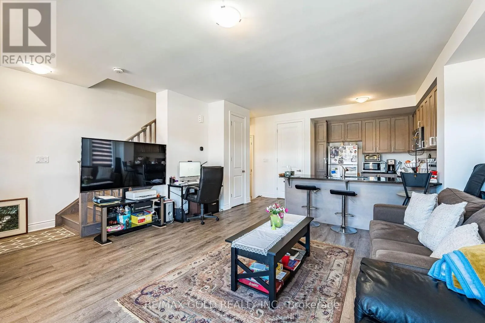 13 KEPPEL CIRCLE