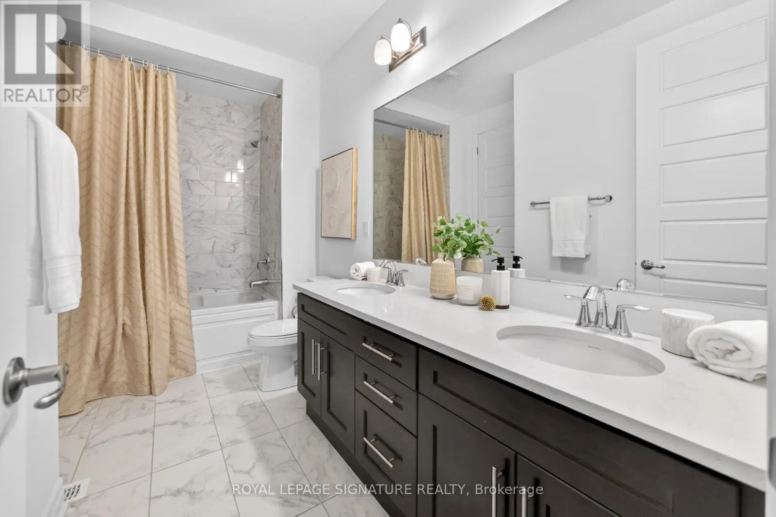 1493 FORD STRATHY CRESCENT