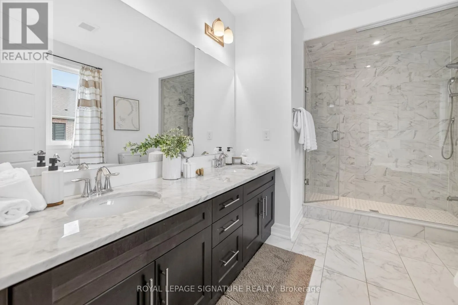 1493 FORD STRATHY CRESCENT