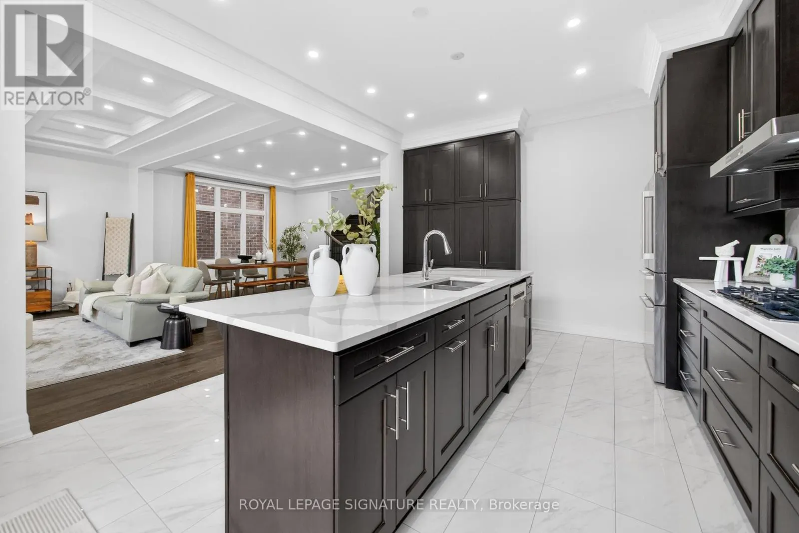 1493 FORD STRATHY CRESCENT