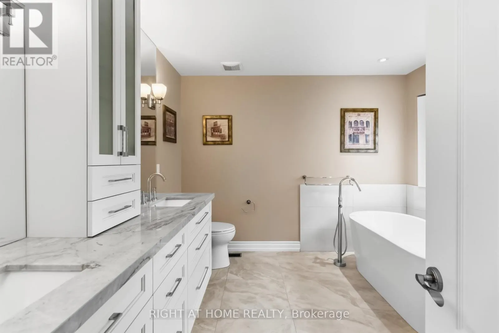 1213 LINDENROCK DRIVE
