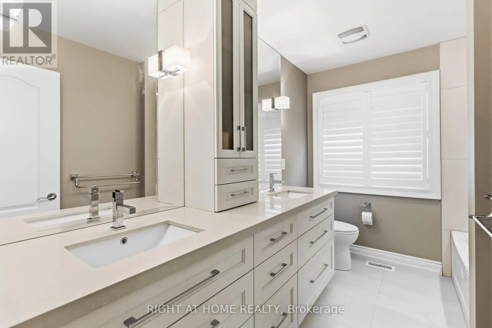1213 LINDENROCK DRIVE