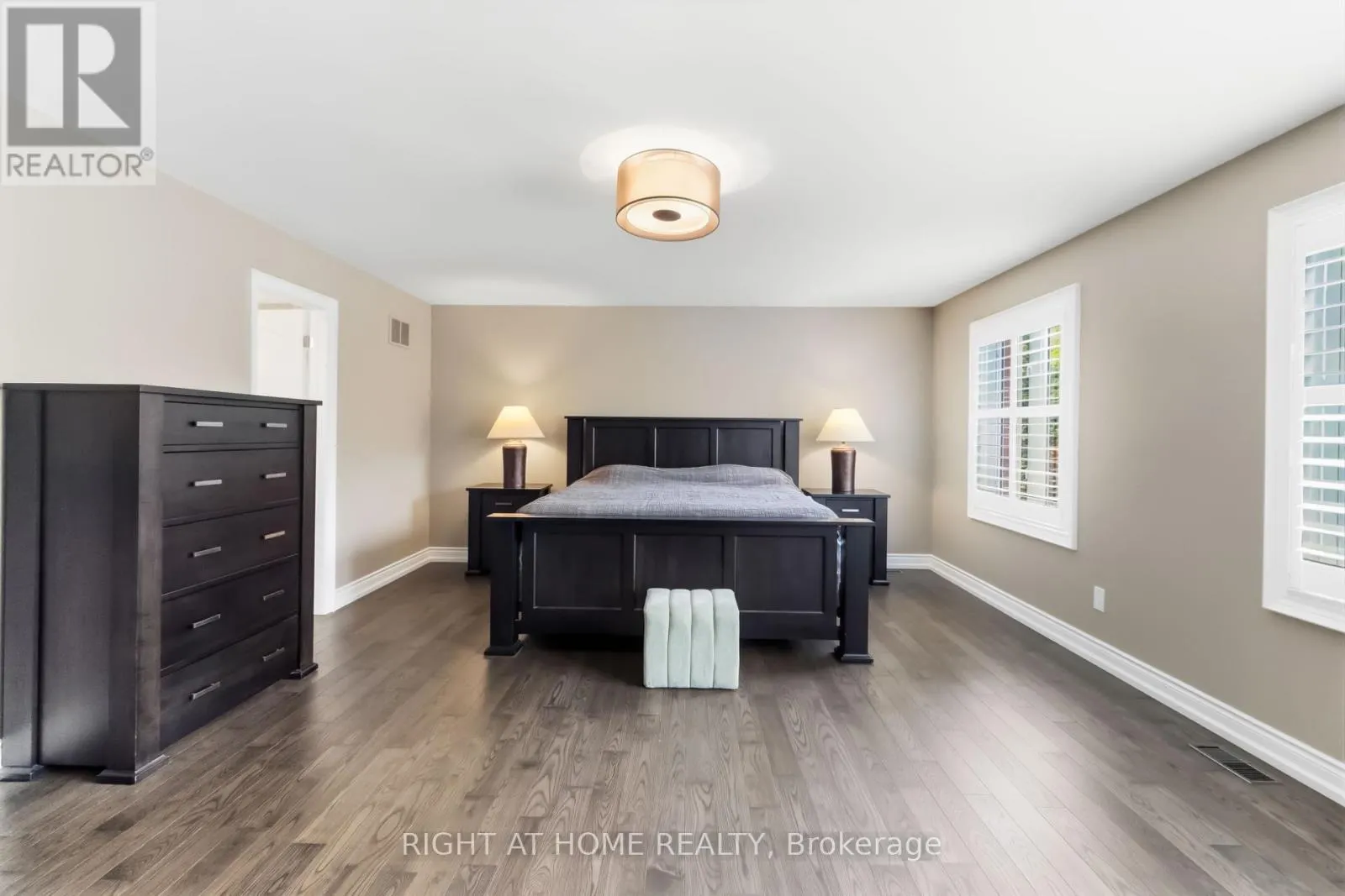 1213 LINDENROCK DRIVE