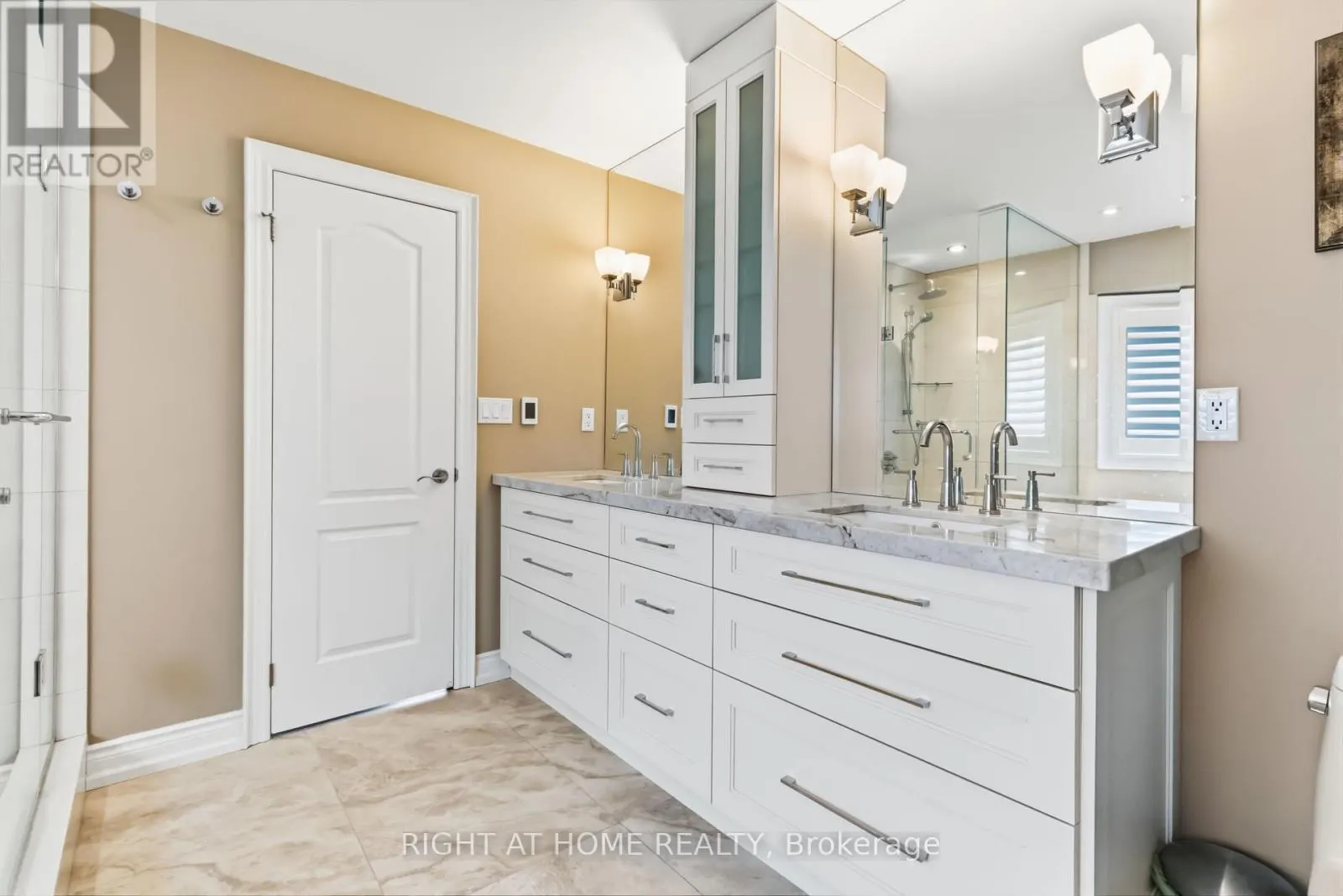 1213 LINDENROCK DRIVE