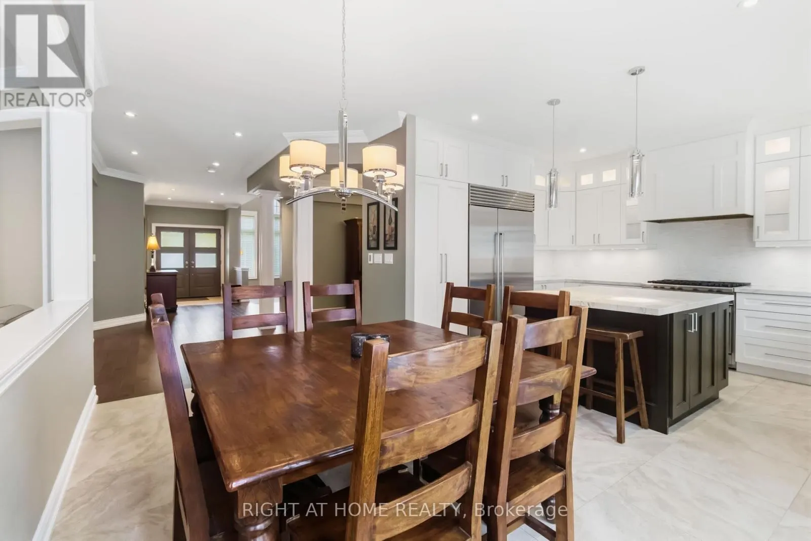 1213 LINDENROCK DRIVE