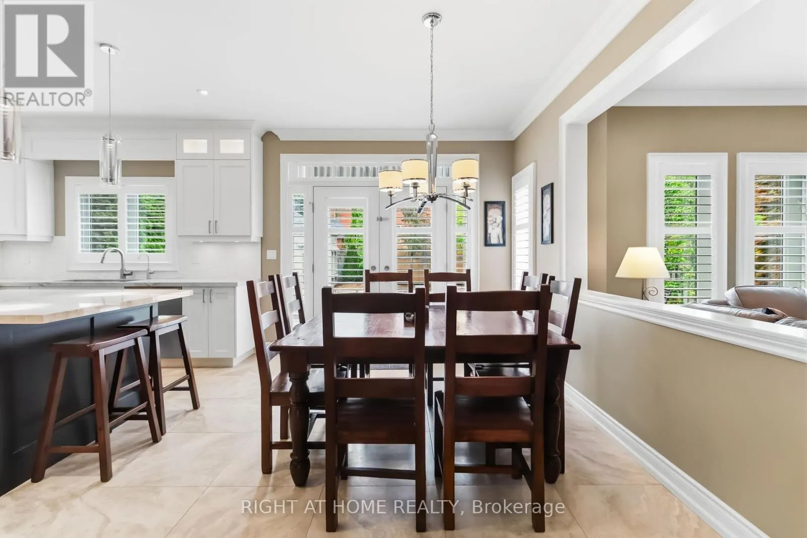 1213 LINDENROCK DRIVE