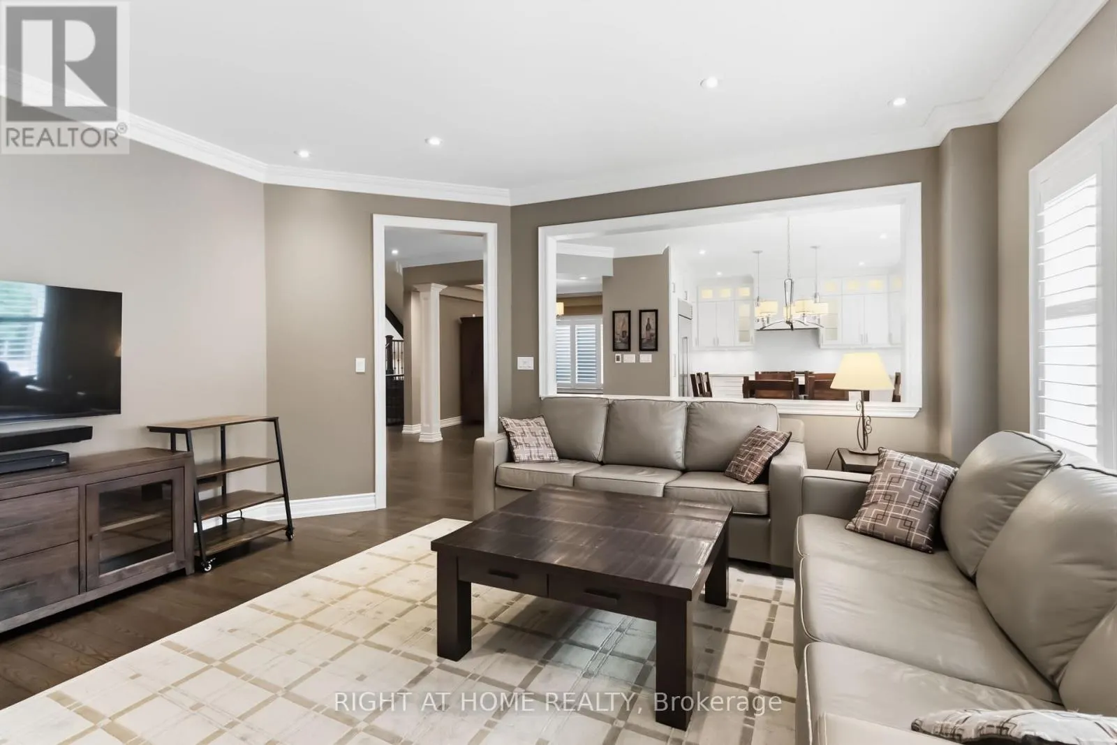 1213 LINDENROCK DRIVE
