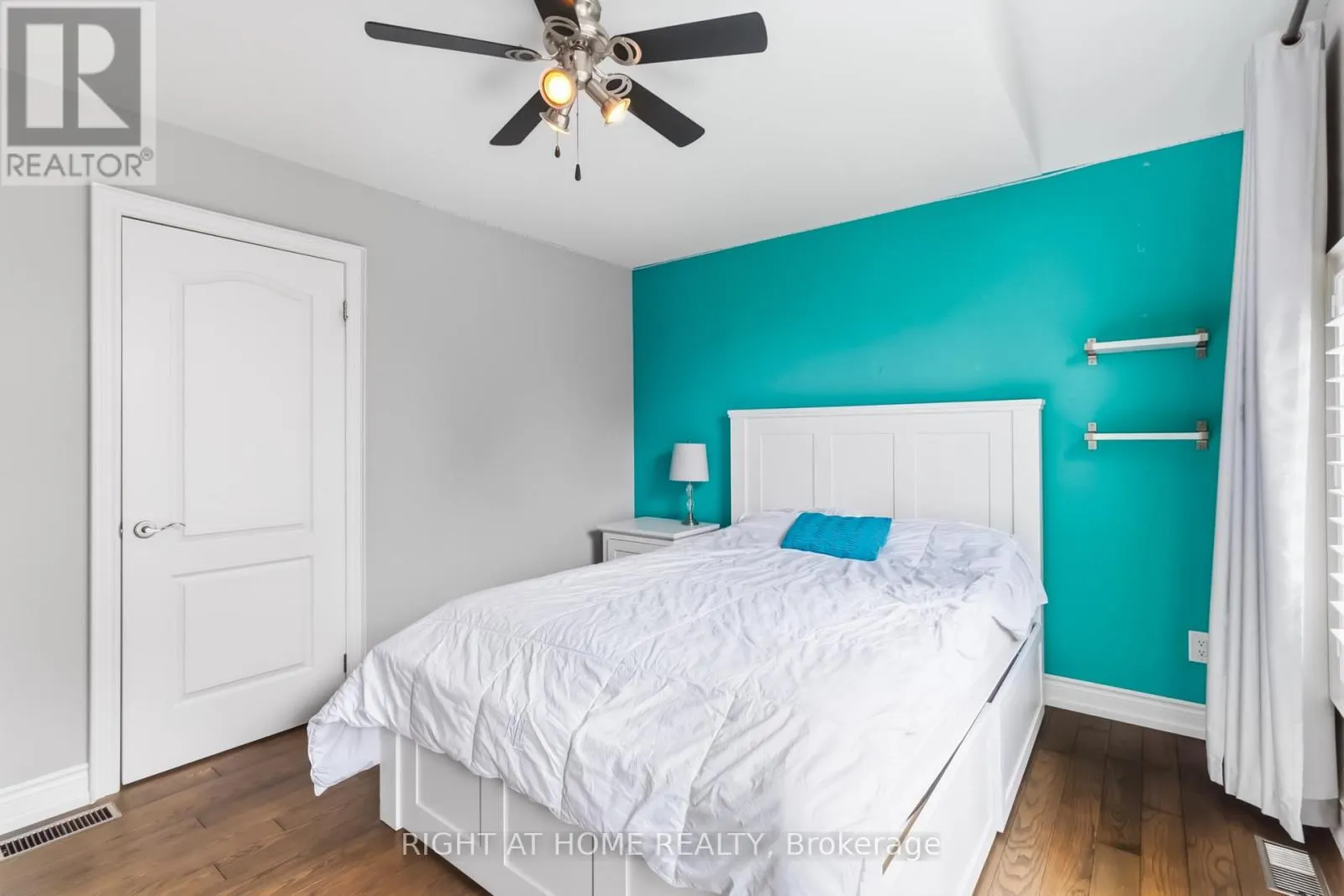 1213 LINDENROCK DRIVE