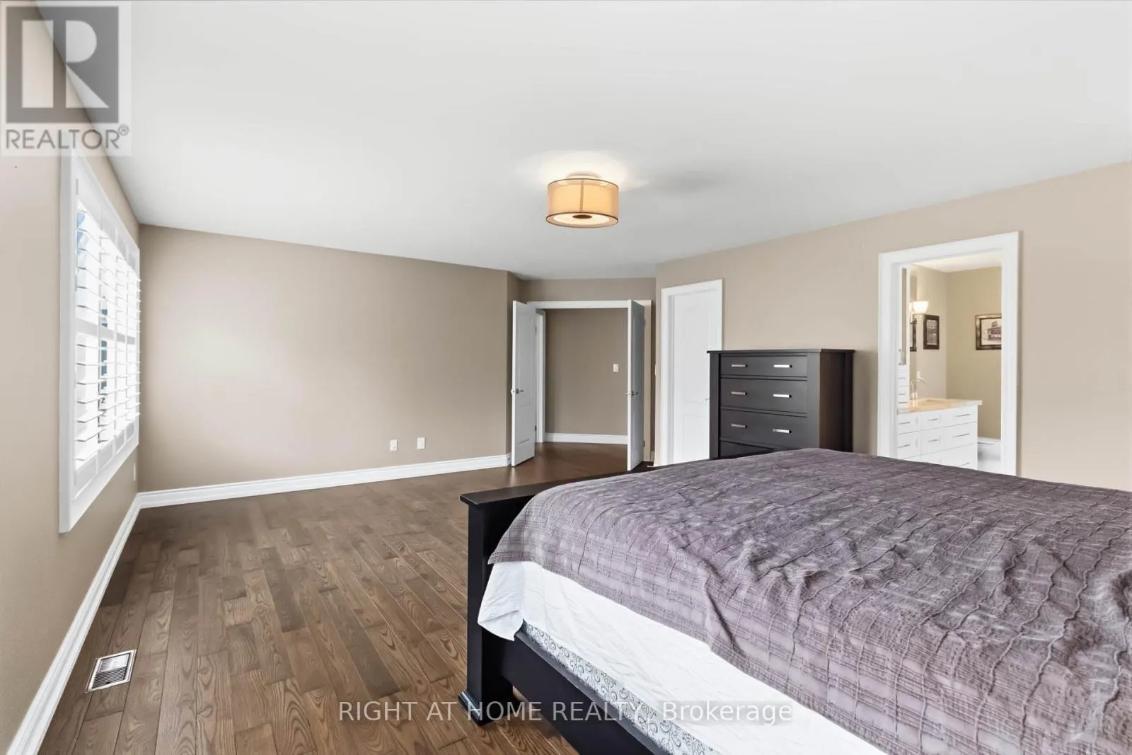 1213 LINDENROCK DRIVE