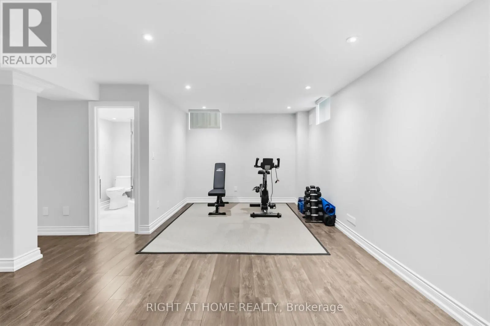 1213 LINDENROCK DRIVE