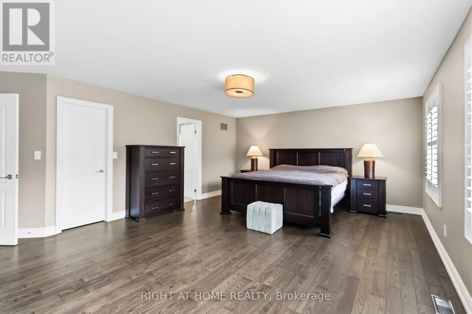 1213 LINDENROCK DRIVE