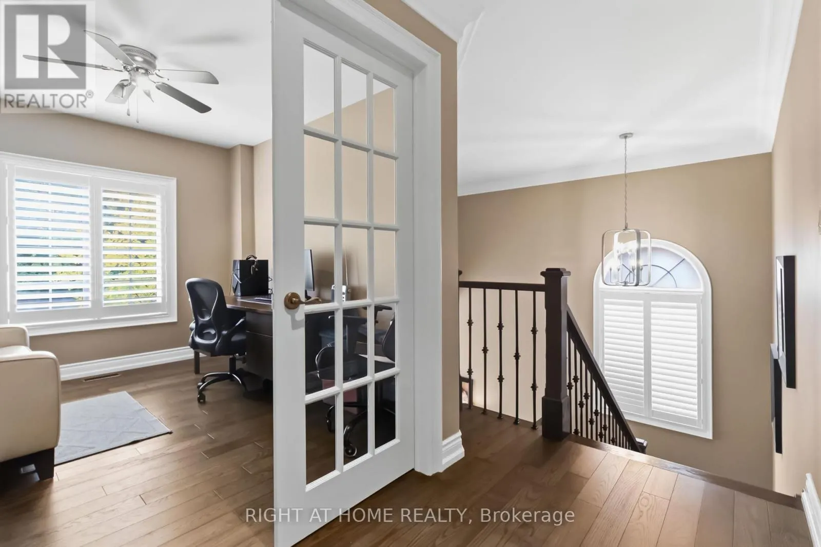 1213 LINDENROCK DRIVE