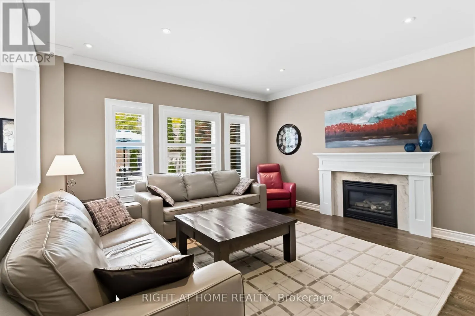 1213 LINDENROCK DRIVE