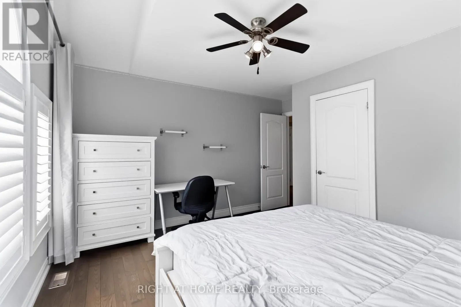 1213 LINDENROCK DRIVE