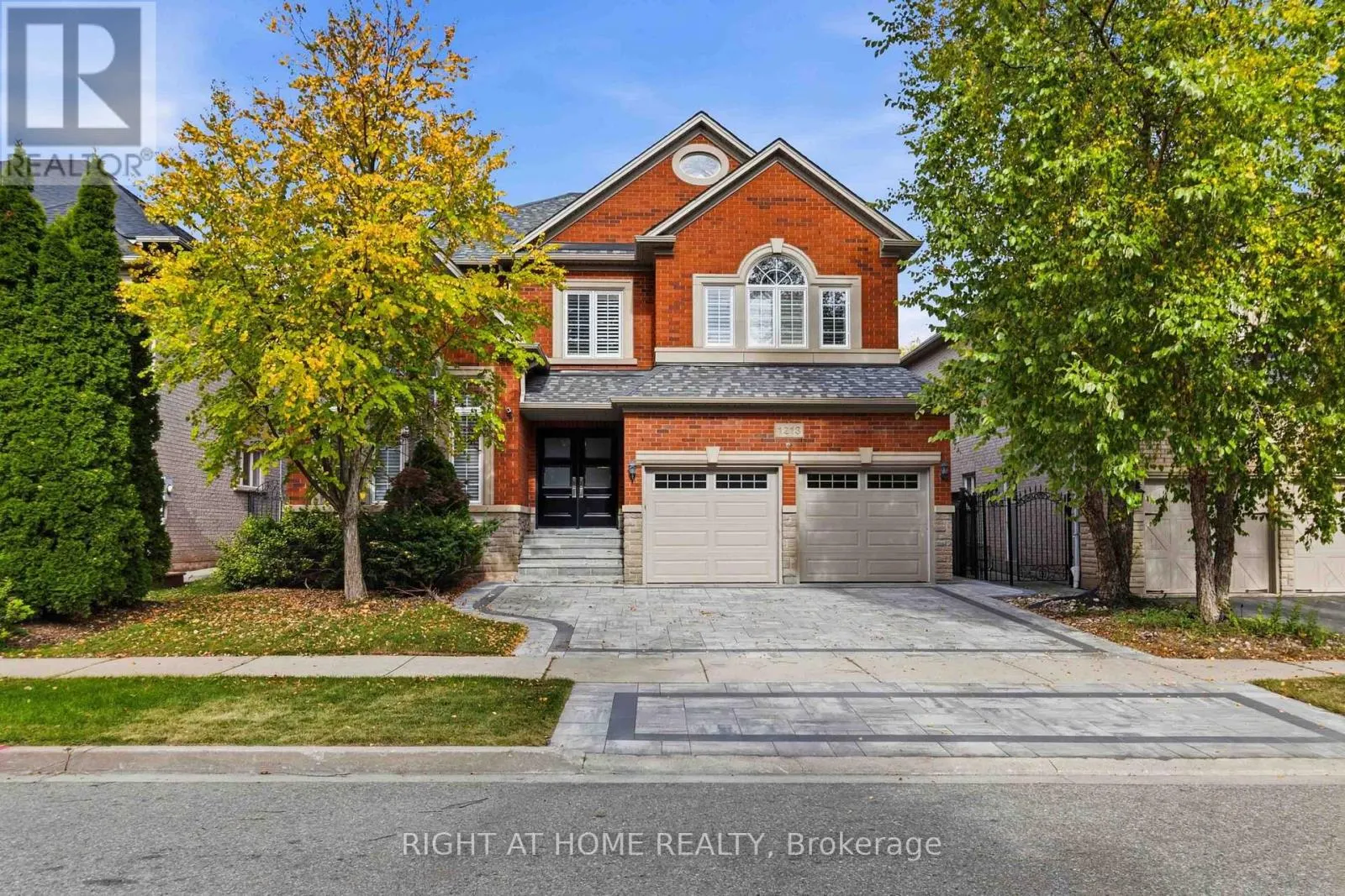1213 LINDENROCK DRIVE