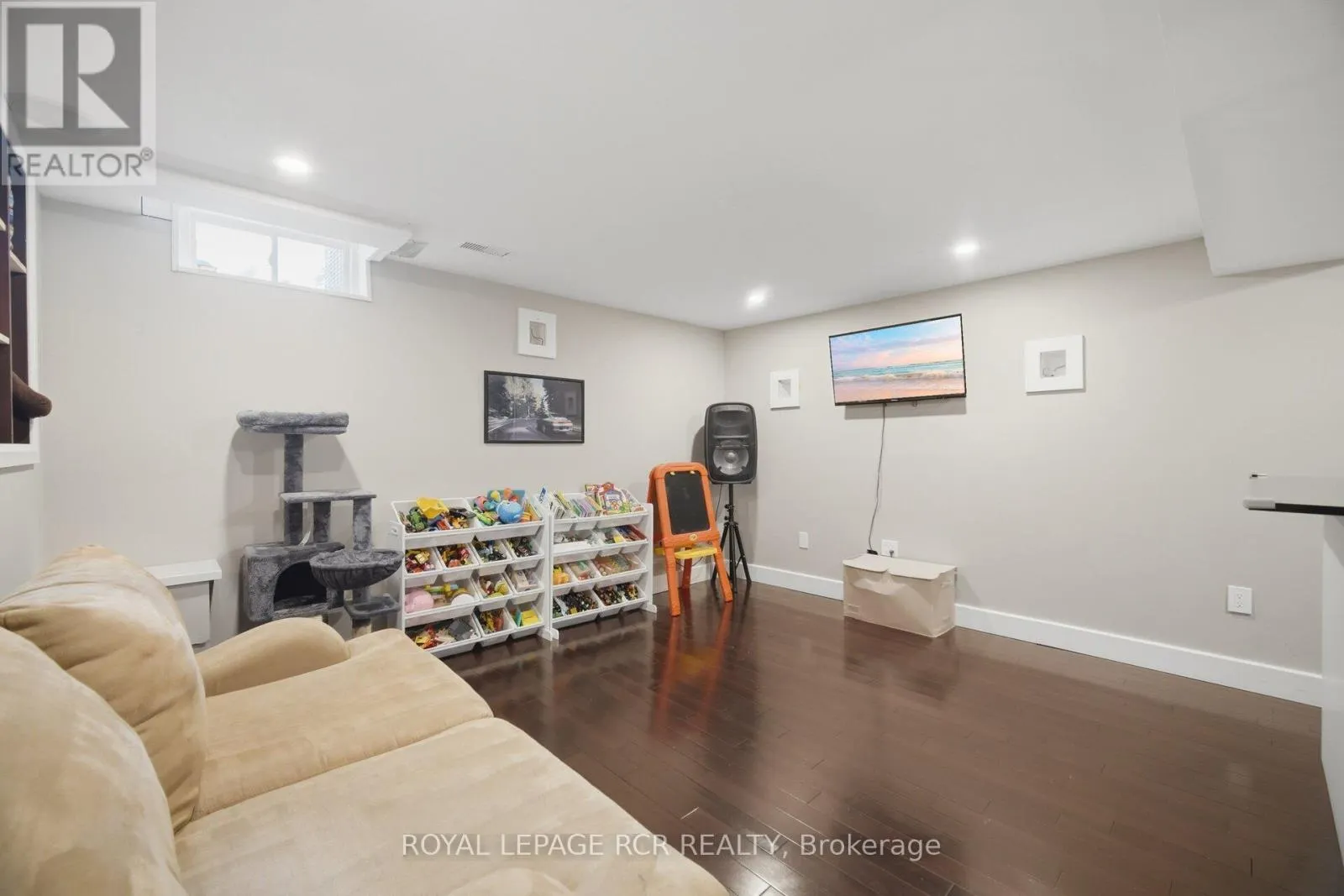 31 ALDERBROOK PLACE