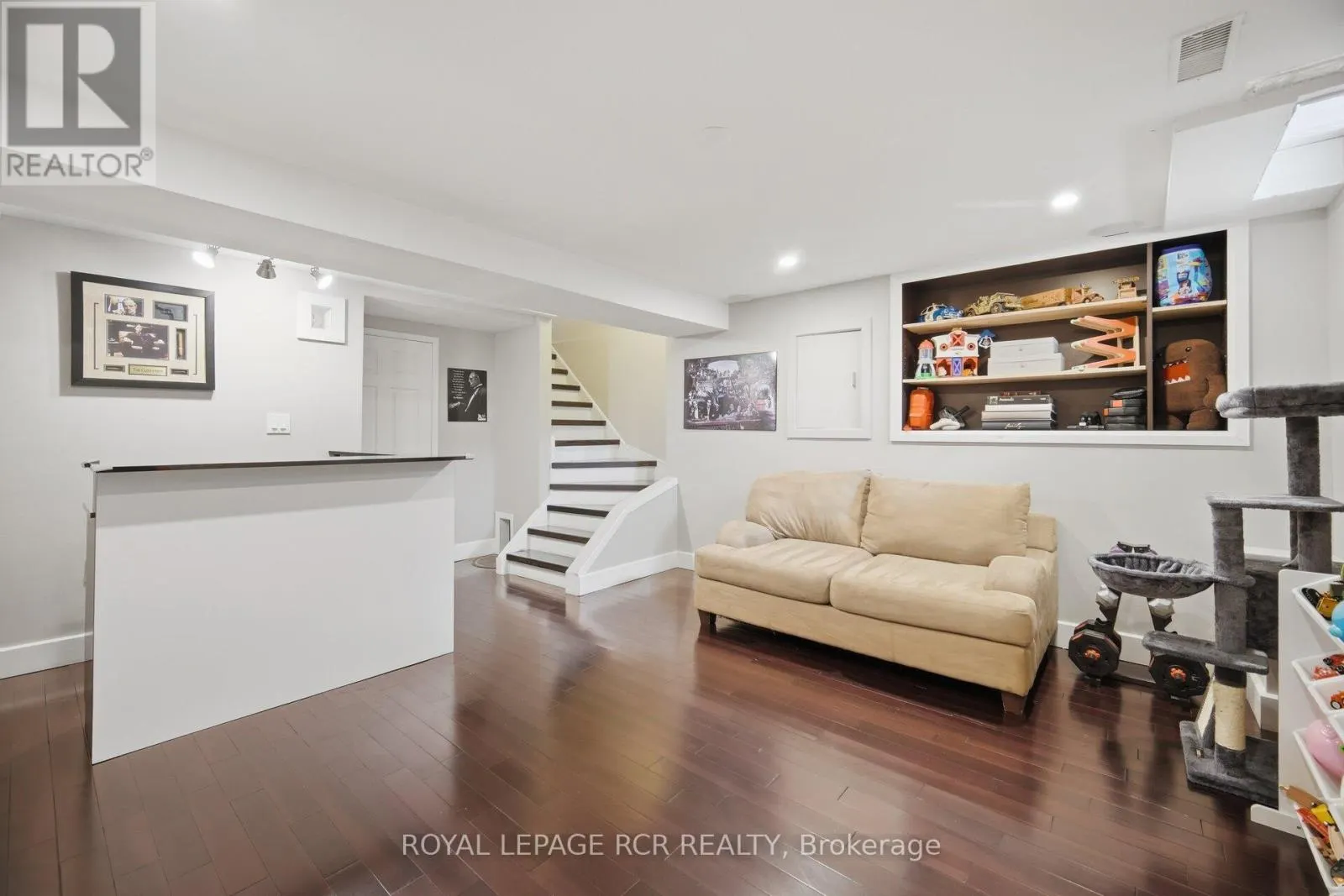 31 ALDERBROOK PLACE