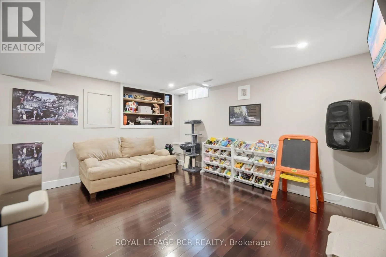 31 ALDERBROOK PLACE