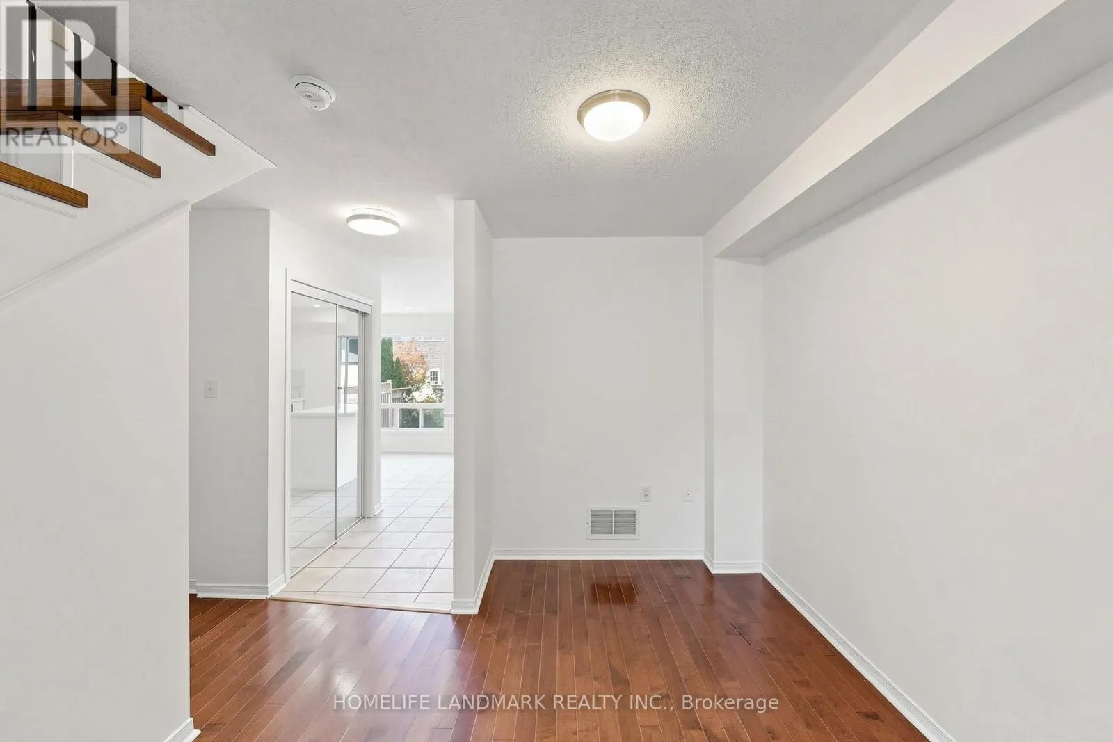 552 THELMA STREET