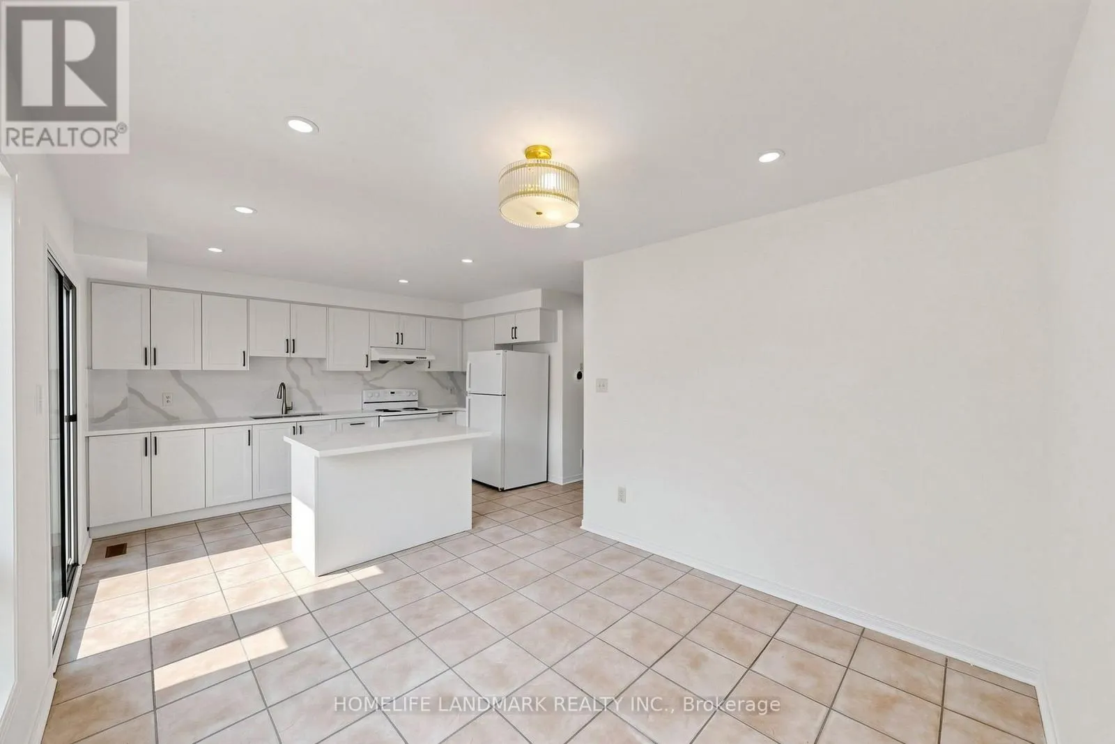 552 THELMA STREET
