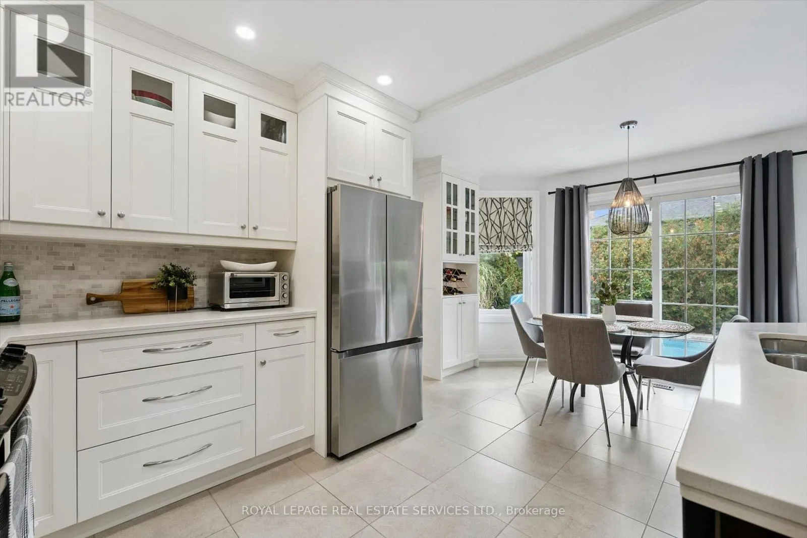 360 RIVER OAKS BOULEVARD W