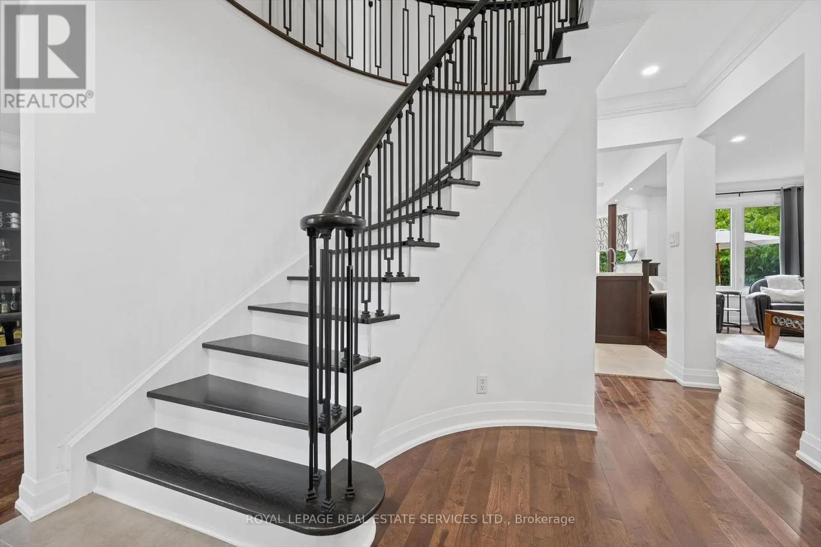 360 RIVER OAKS BOULEVARD W