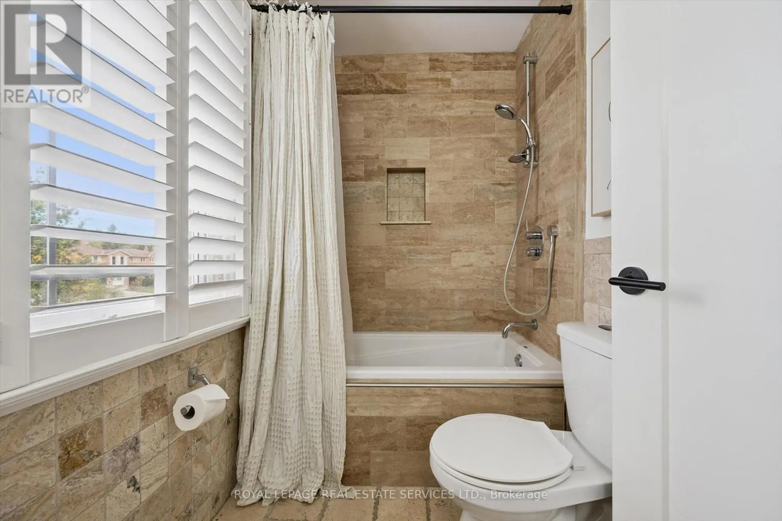360 RIVER OAKS BOULEVARD W