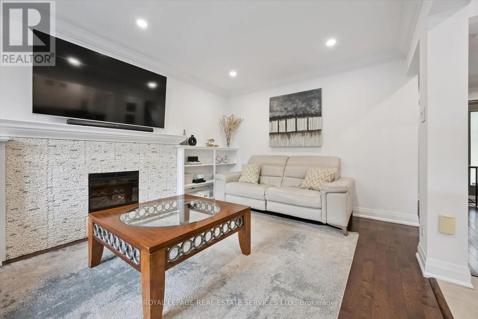 360 RIVER OAKS BOULEVARD W