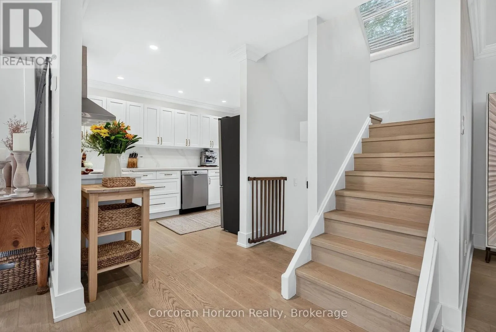 2223 GLENWOOD SCHOOL DRIVE