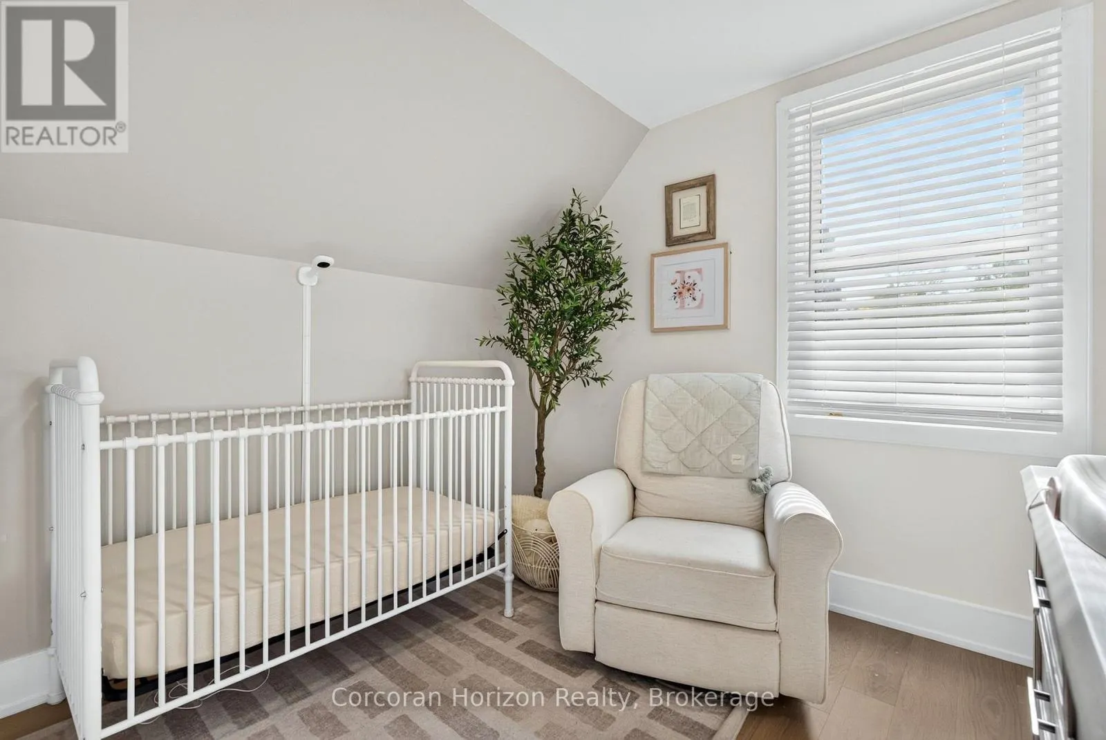 2223 GLENWOOD SCHOOL DRIVE