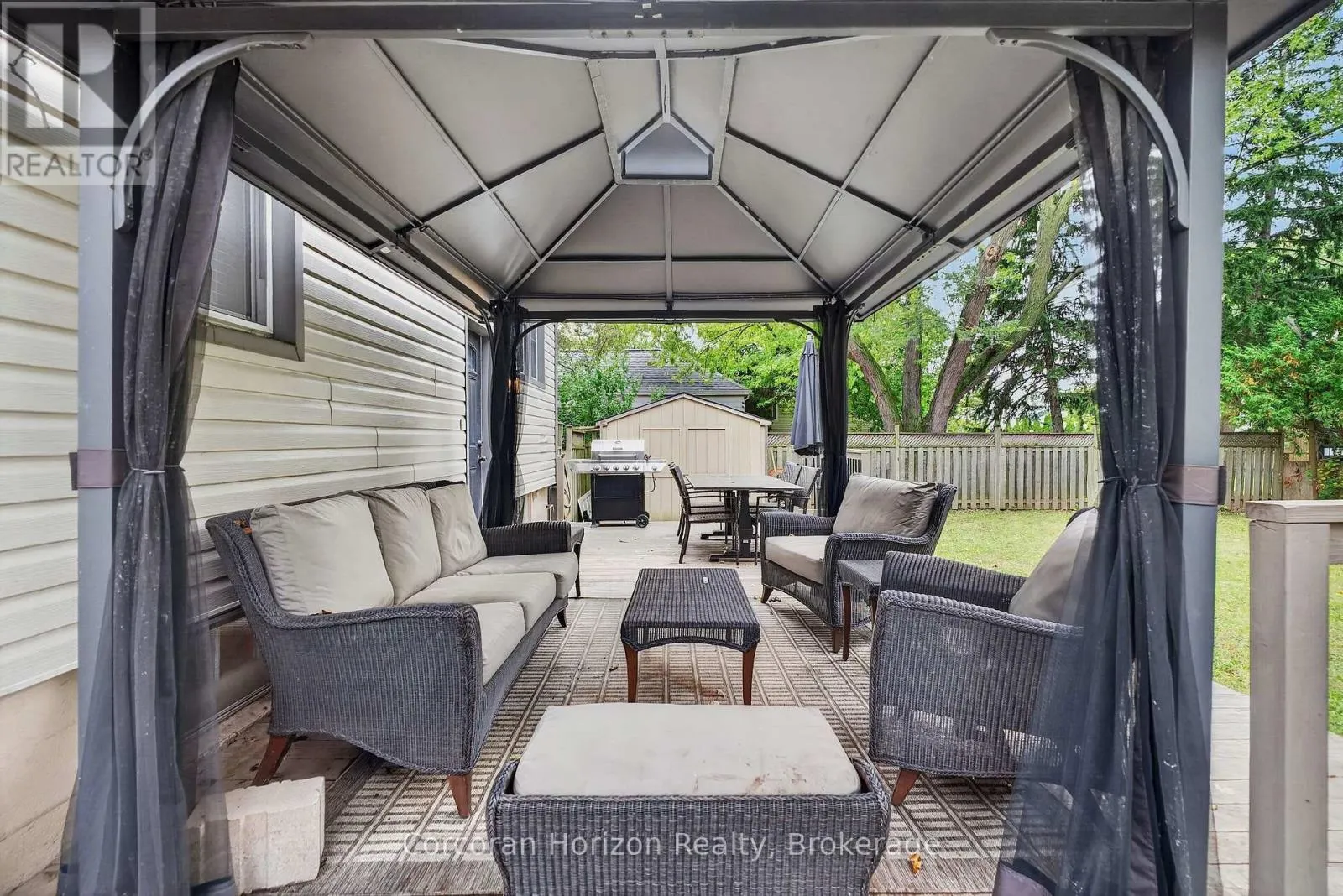 2223 GLENWOOD SCHOOL DRIVE
