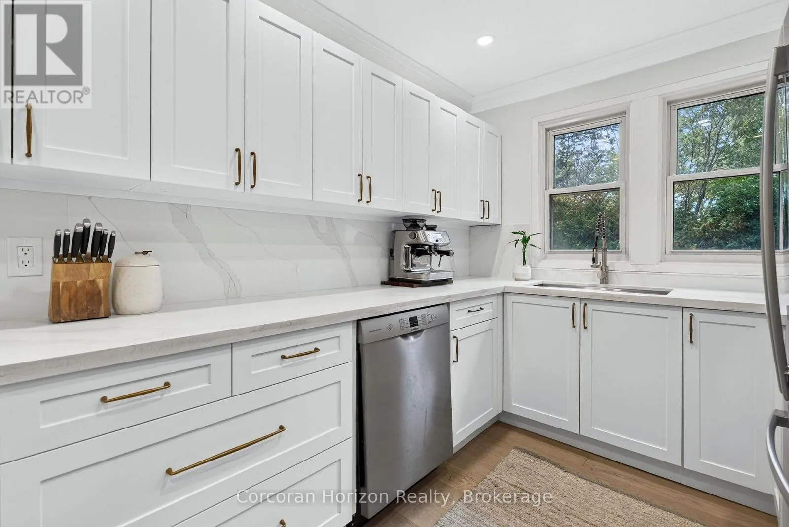 2223 GLENWOOD SCHOOL DRIVE