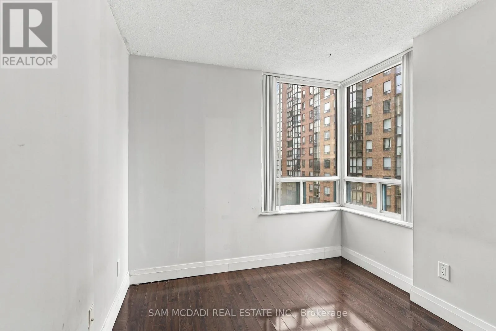 903 - 265 ENFIELD PLACE