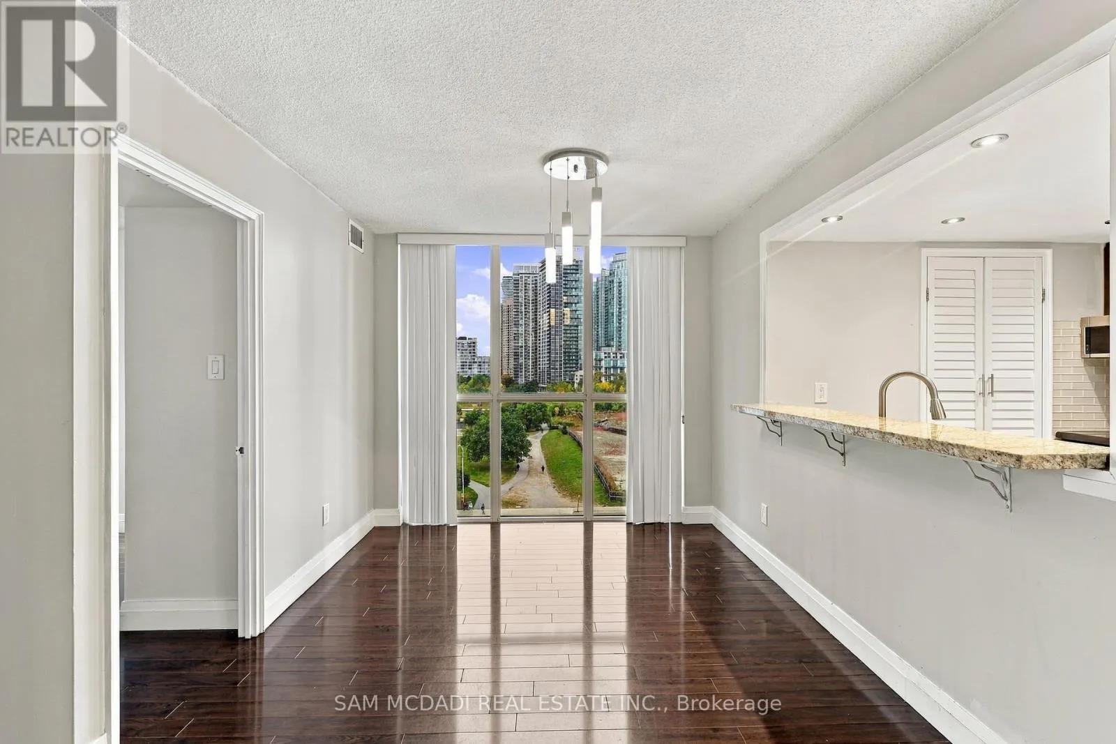 903 - 265 ENFIELD PLACE