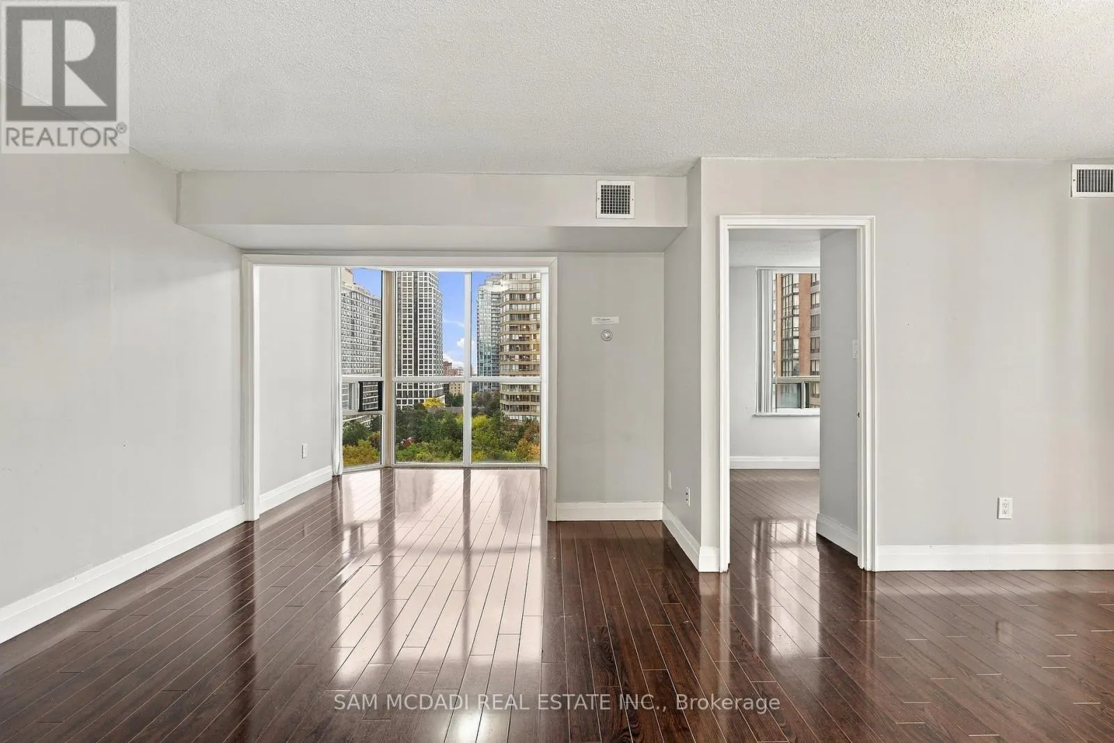 903 - 265 ENFIELD PLACE