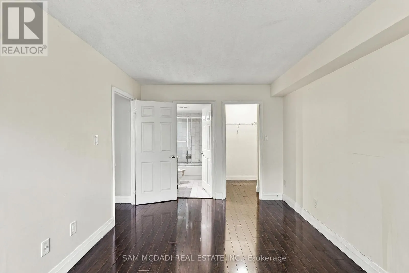 903 - 265 ENFIELD PLACE
