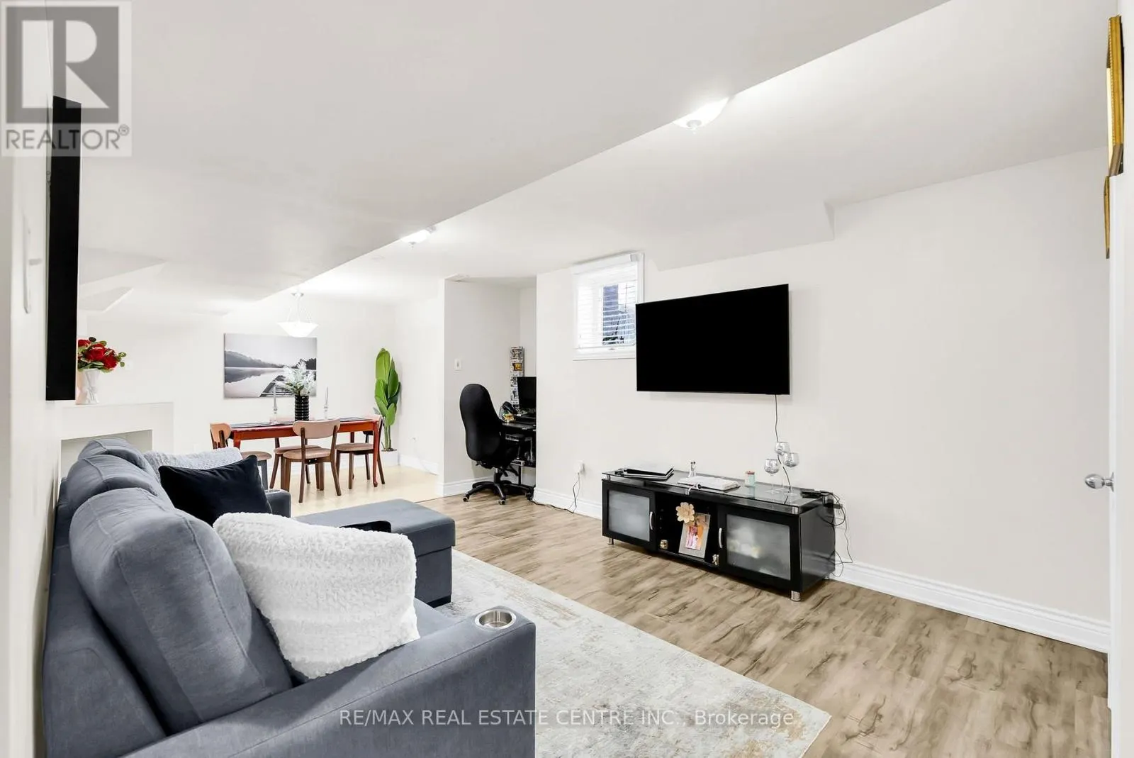 43 DELPHINIUM WAY