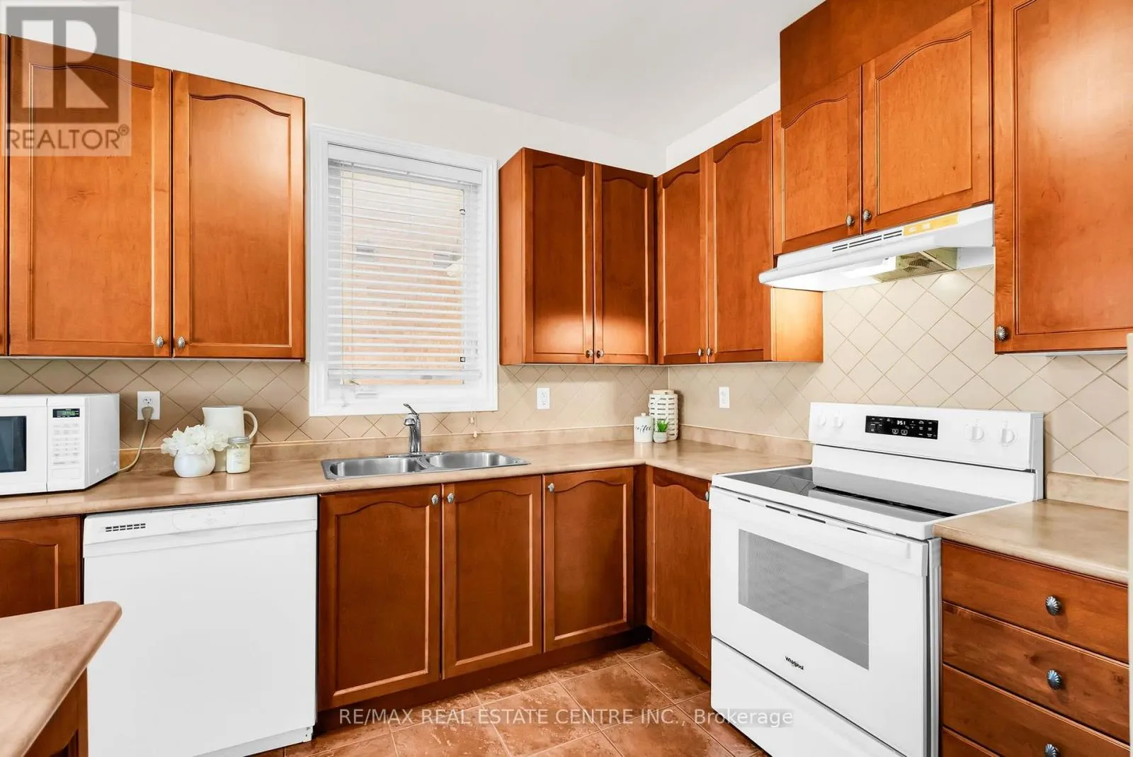 43 DELPHINIUM WAY