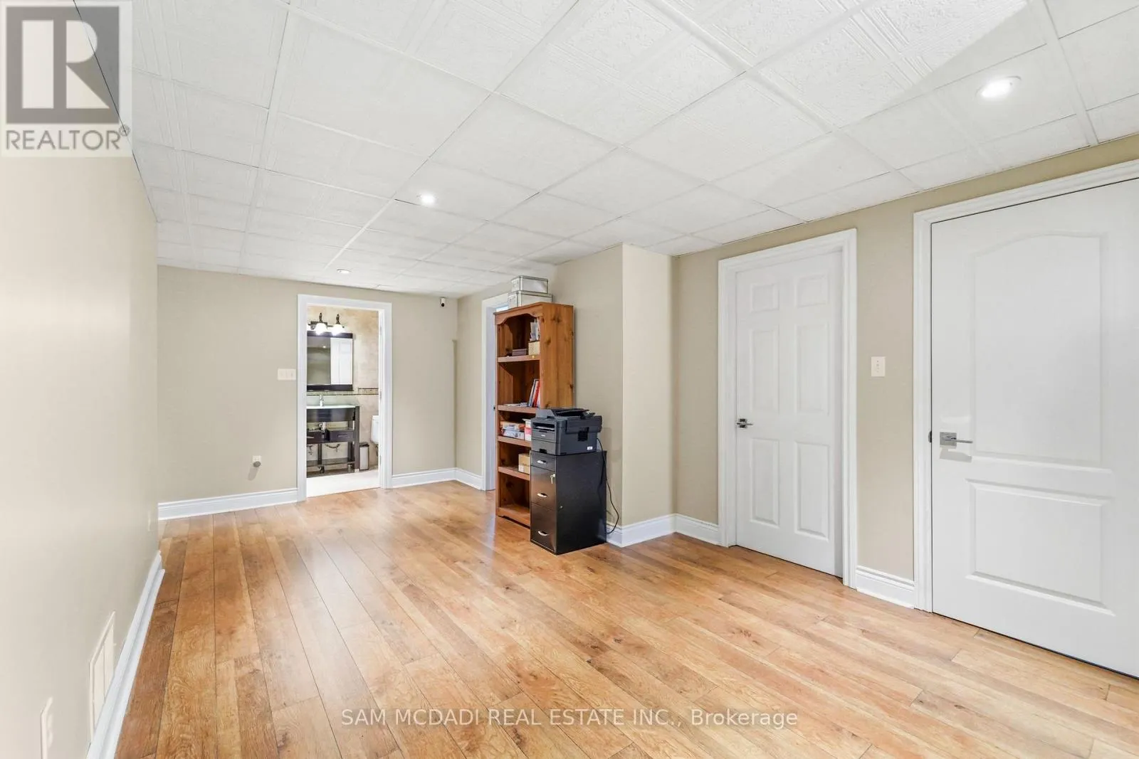 527 MEADOW WOOD ROAD