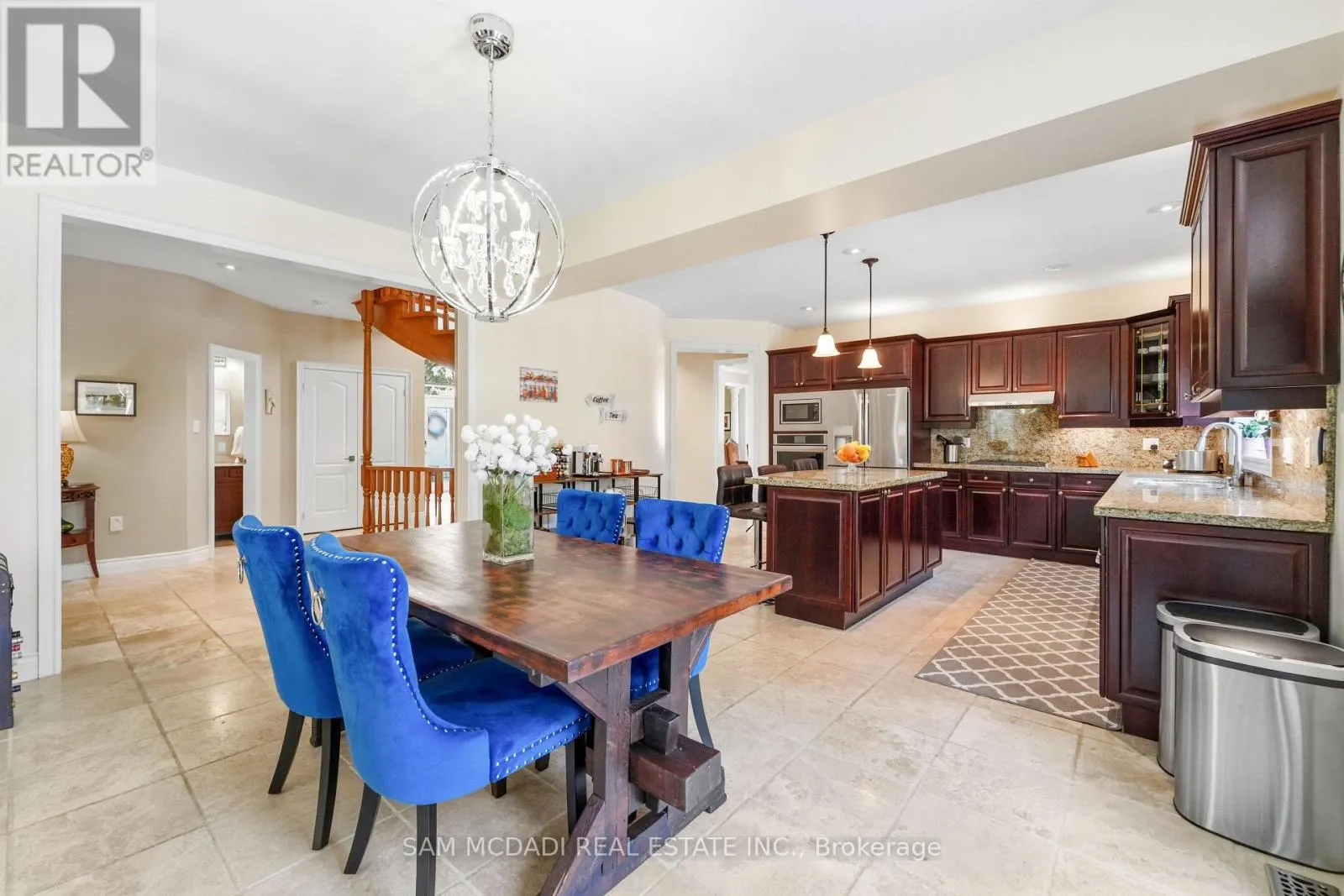 527 MEADOW WOOD ROAD