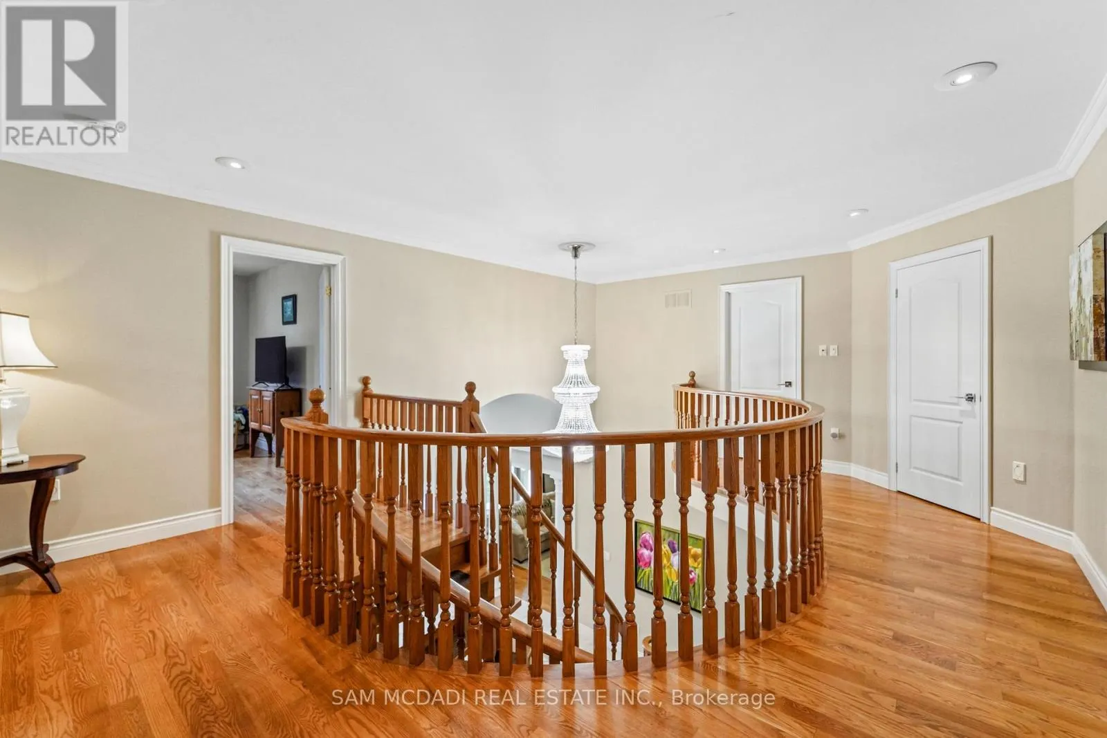 527 MEADOW WOOD ROAD