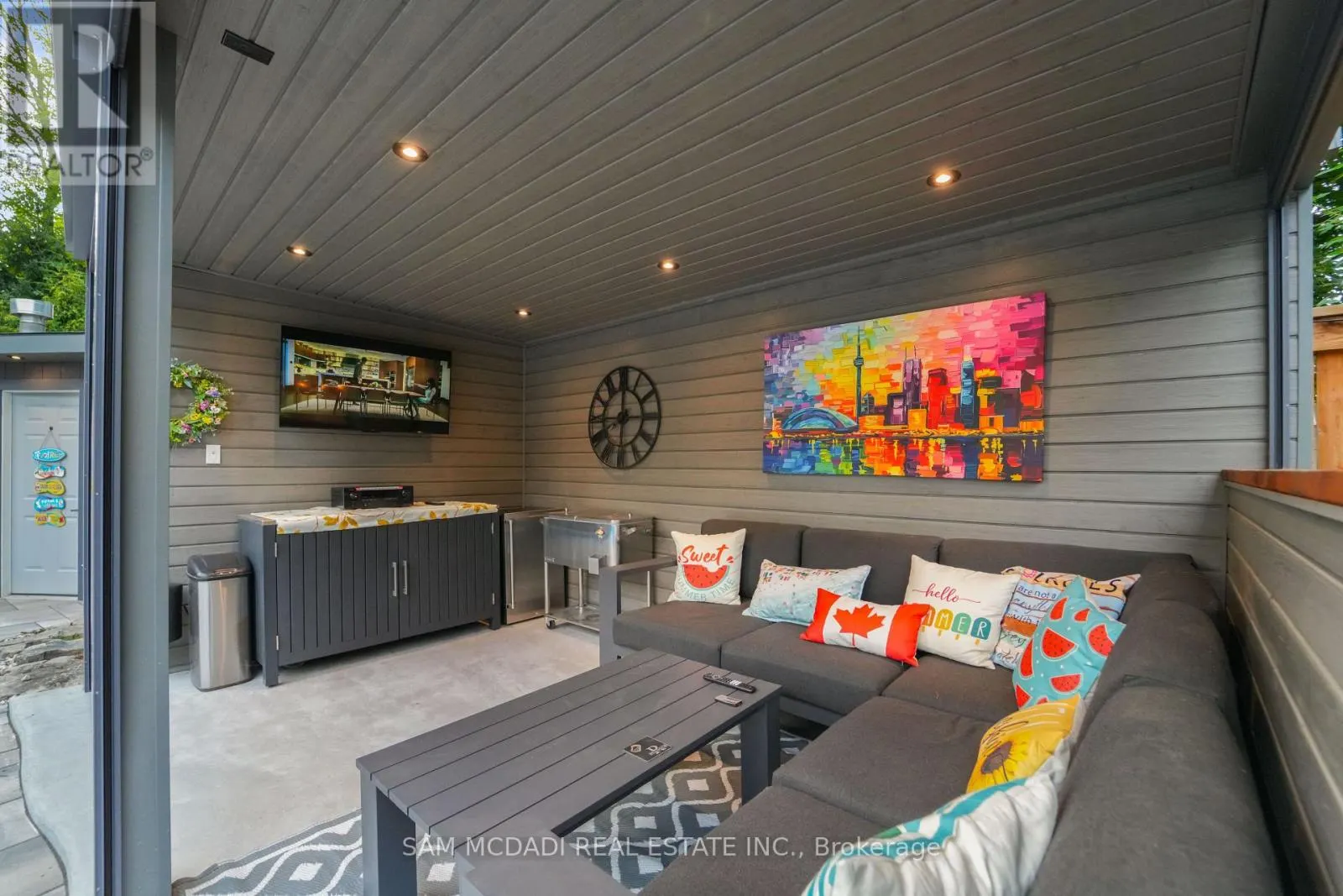 527 MEADOW WOOD ROAD